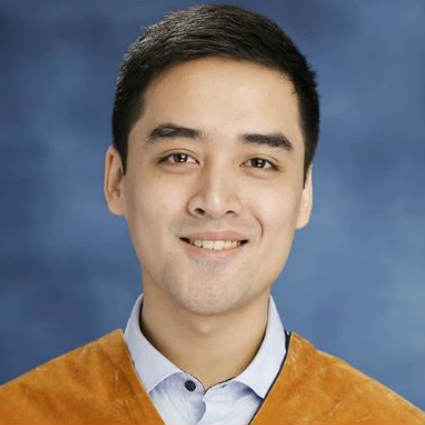 Vico Sotto's graduation photo